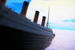 Le Titanic au coucher du soleil